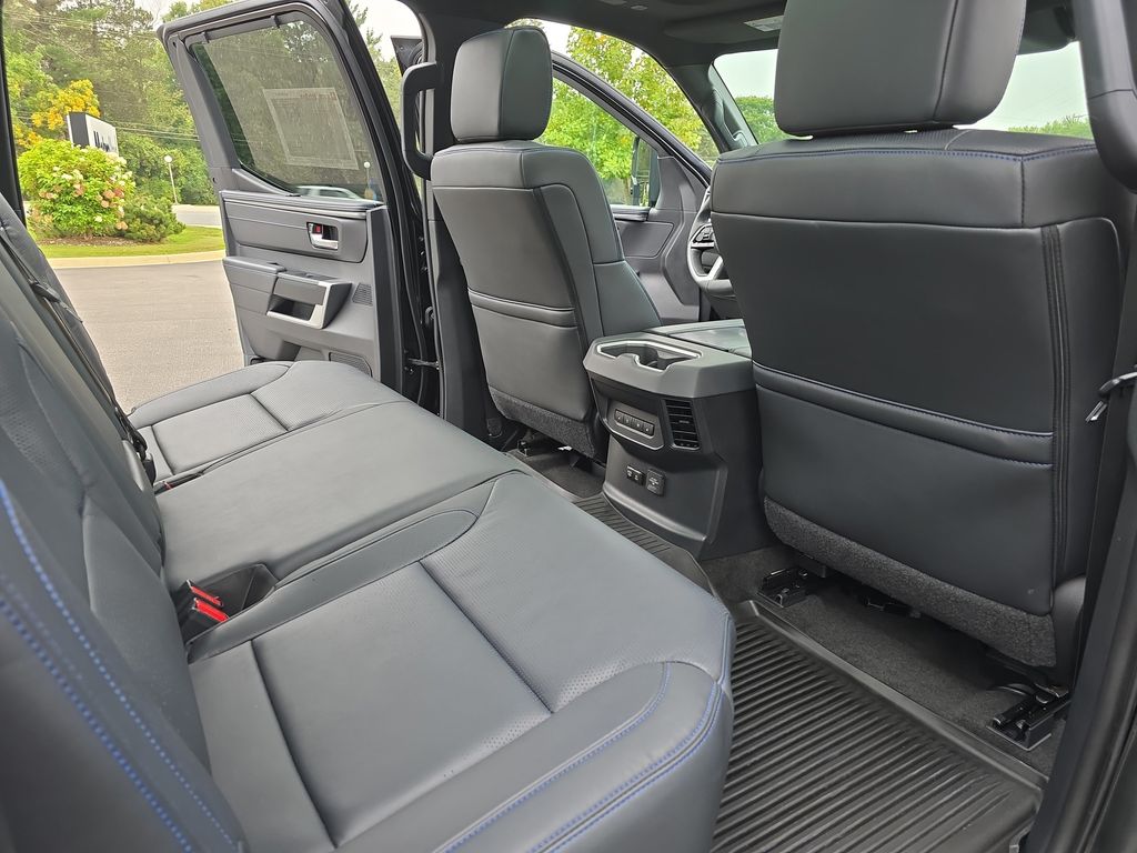 2023 Toyota Tundra Platinum CrewMax photo 10