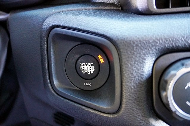 New 2026 Bright White Clear-Coat Exterior Paint Jeep Sport image 34