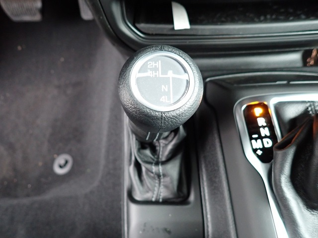 2025 Jeep Gladiator Sport S photo 16