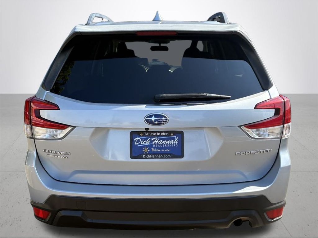 2019 Subaru Forester Premium photo 8
