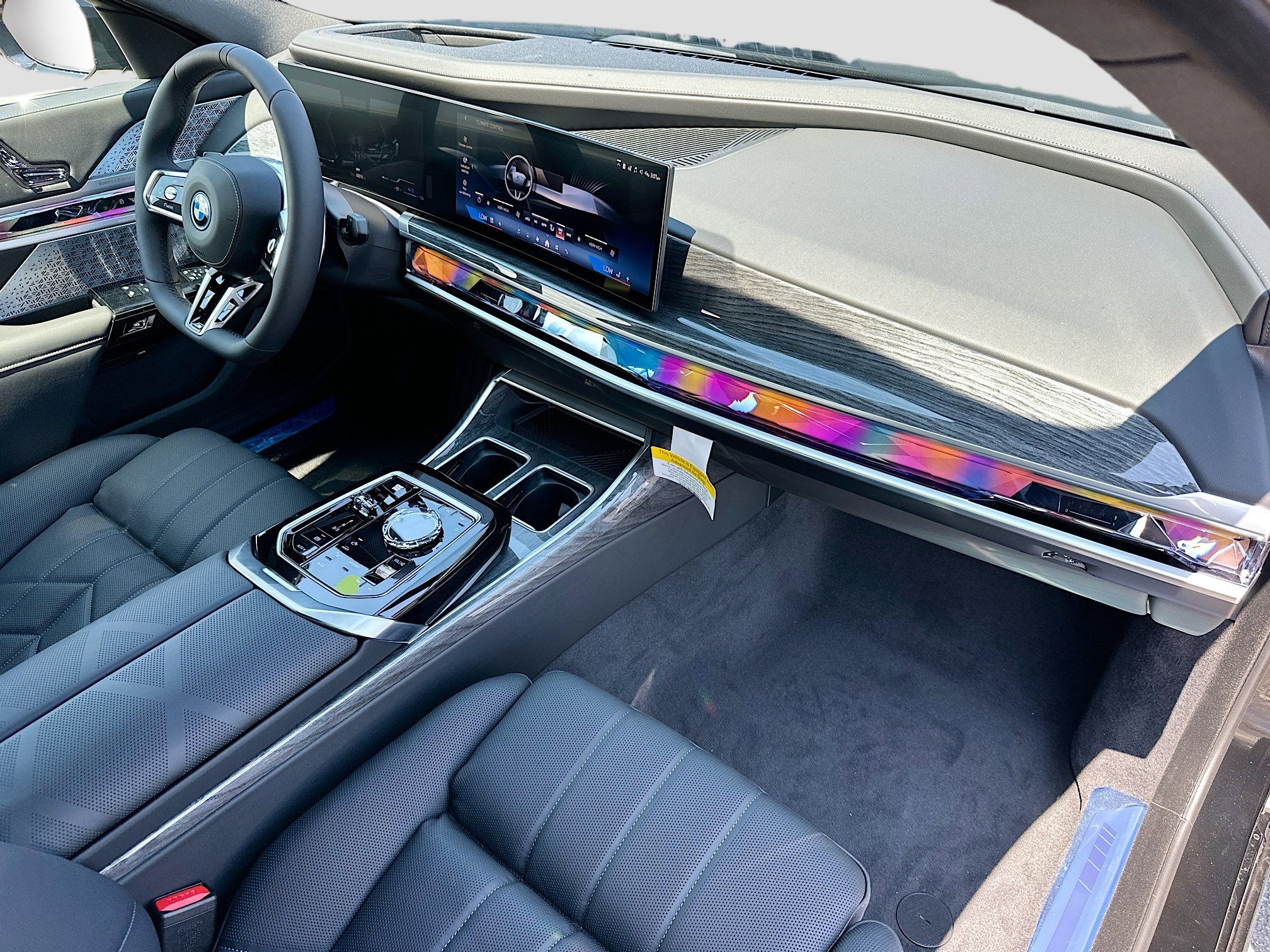 2025 Bmw 750e photo 24