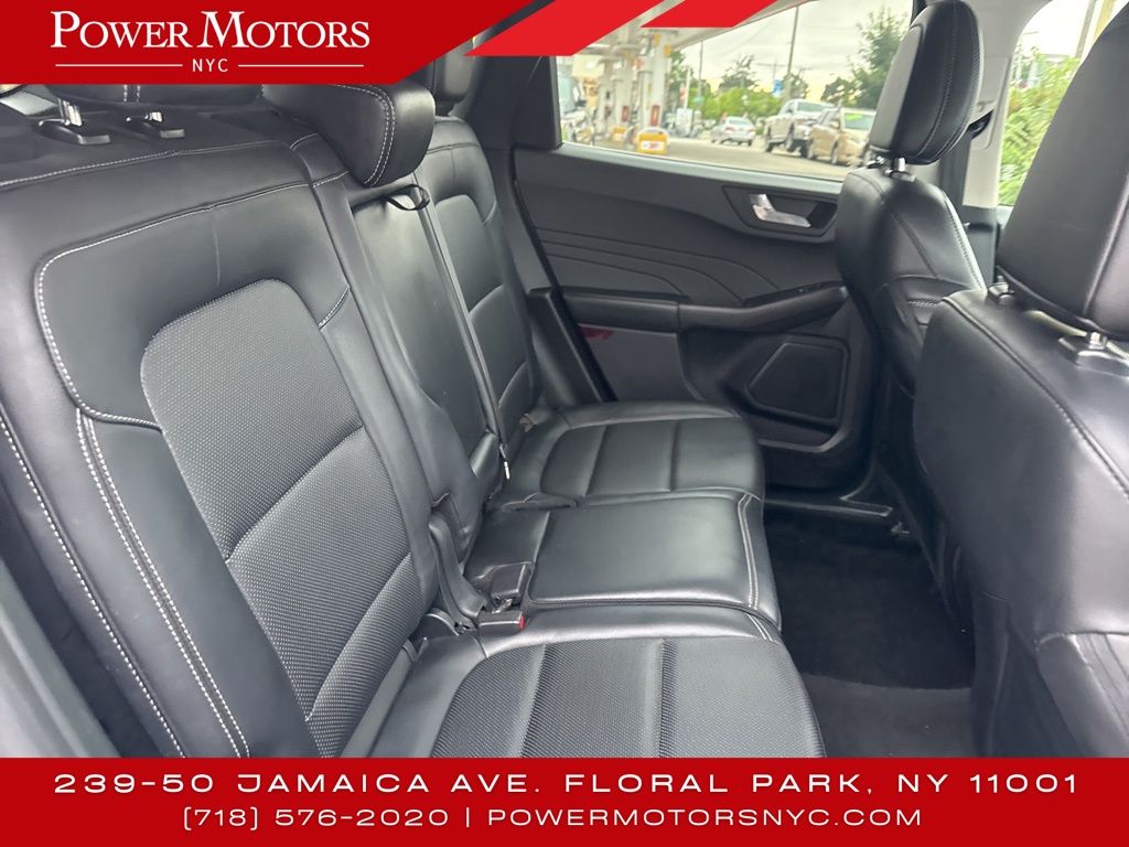 2021 Ford Escape Titanium photo 19