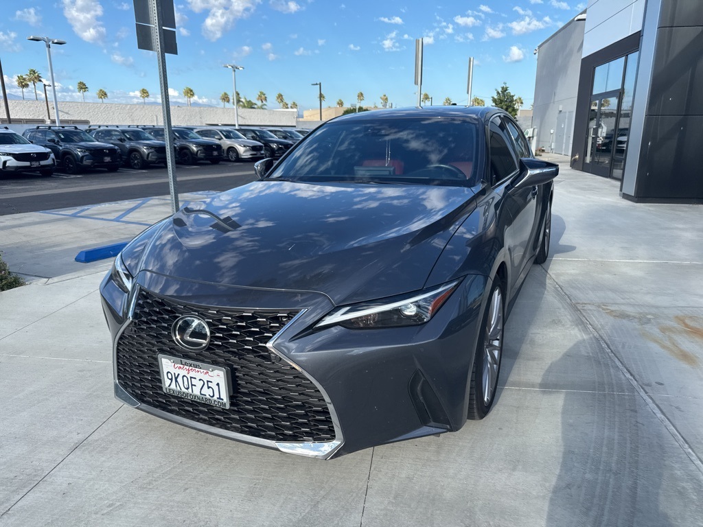 2024 Lexus IS 300 photo 8