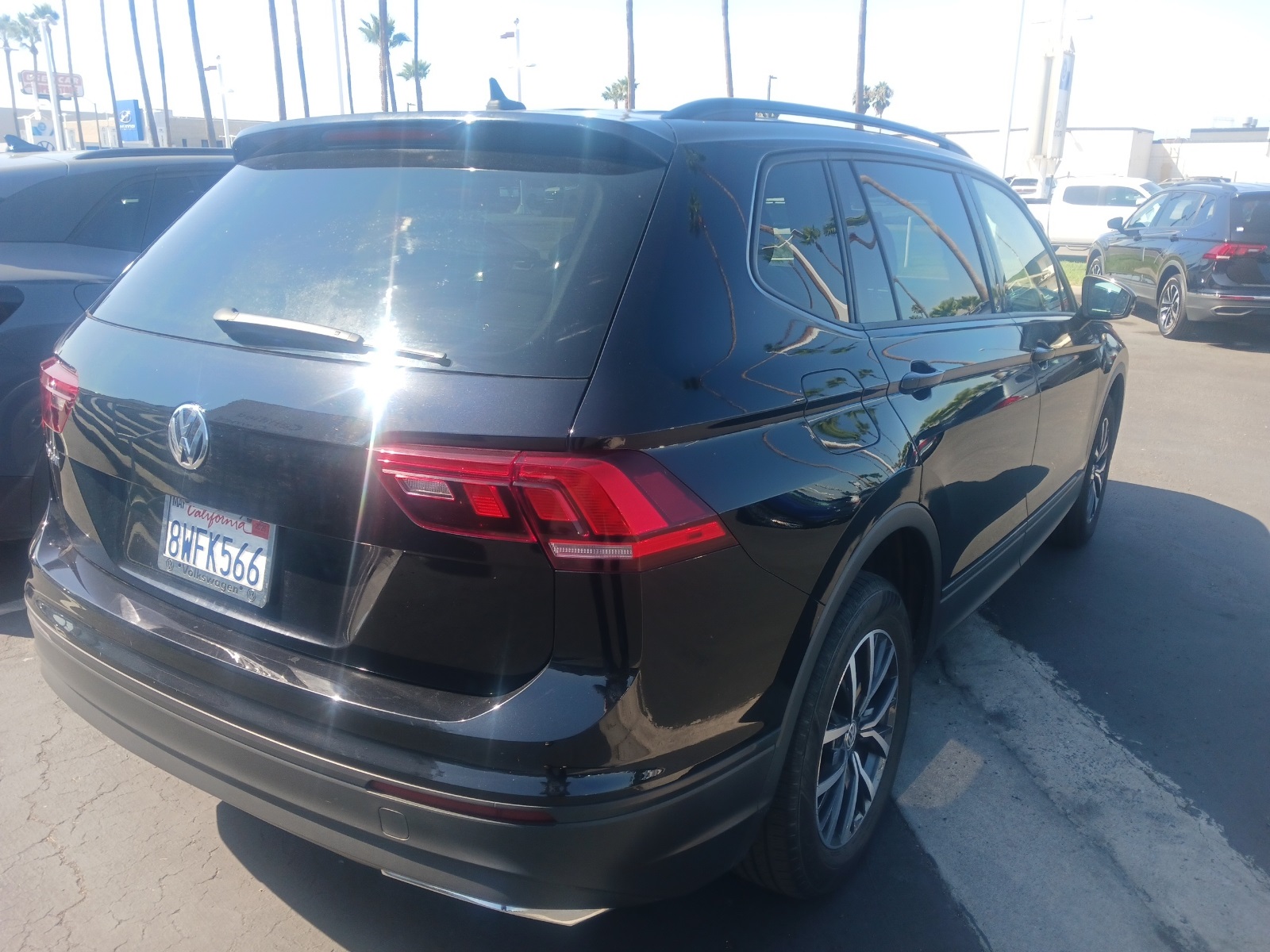 2021 Volkswagen Tiguan S photo 3