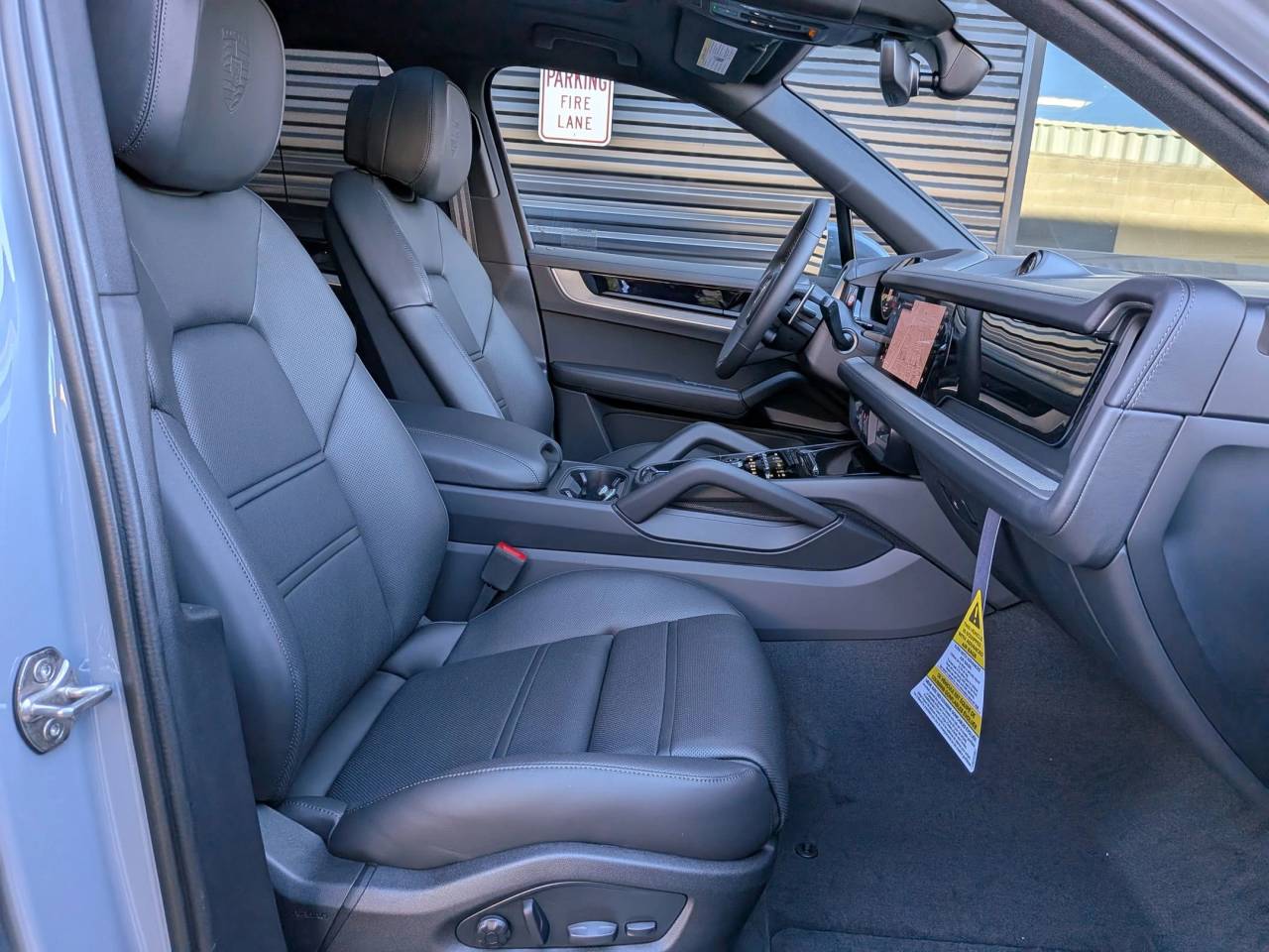 2025 Porsche Cayenne S E-Hybrid photo 21