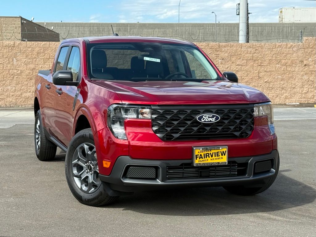 2025 Ford Maverick XLT photo 2