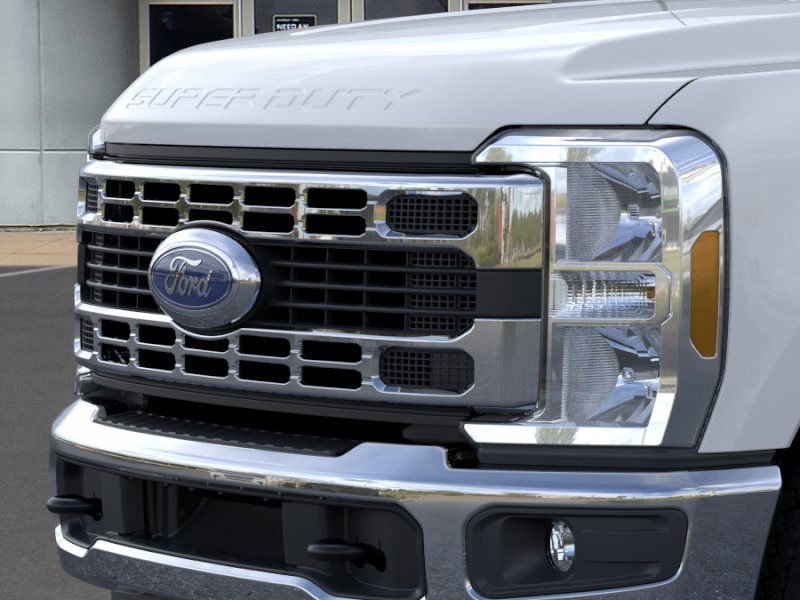 2025 Ford F-350 XLT photo 15