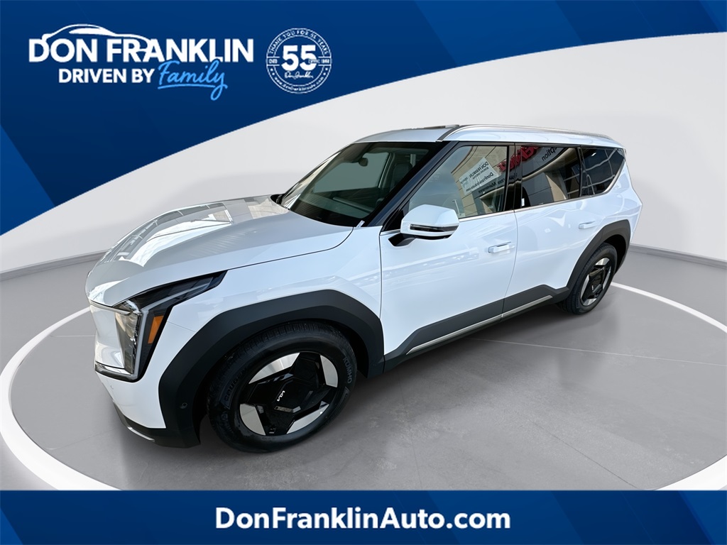 2026 Kia EV9 Wind's photo