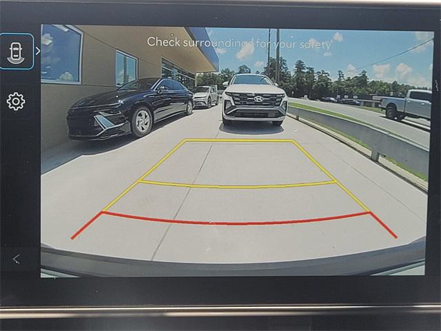 2025 Hyundai Kona SEL photo 18