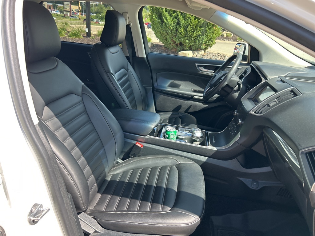 2020 Ford Edge SEL photo 32