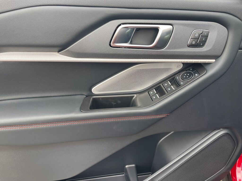 2026 Ford Explorer ST photo 2