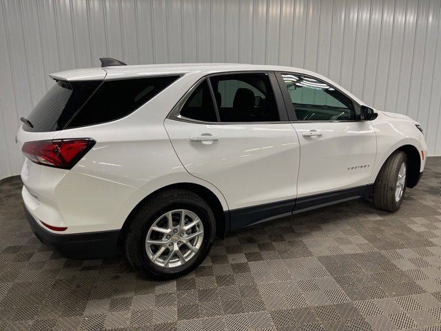 2022 Chevrolet Equinox LT photo 3