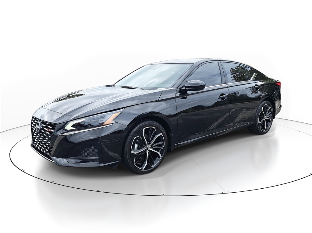 2025 Nissan Altima 2.5 SR photo 4