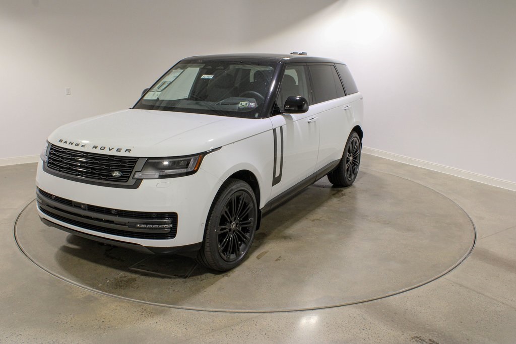 2025 Land Rover Range Rover SE's photo