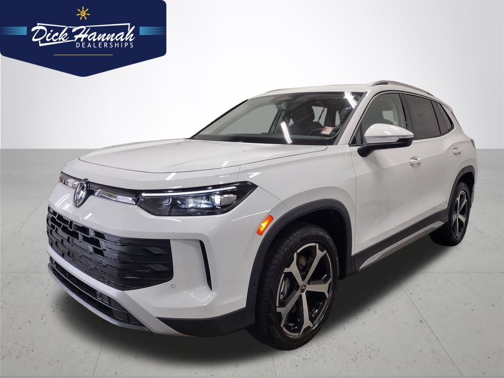 2025 Volkswagen Tiguan SE's photo