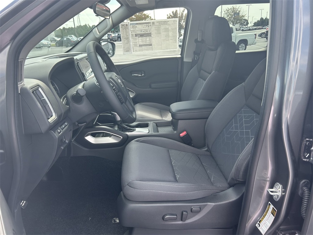 2025 Nissan Frontier Crew Cab SV photo 7