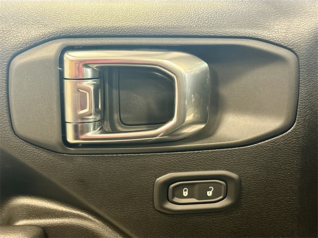 2025 Jeep Wrangler Sport photo 13