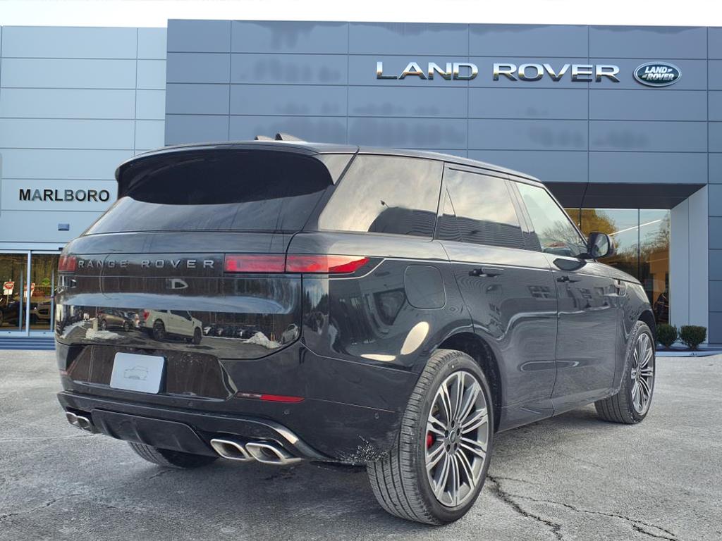 2025 Land Rover Range Rover Sport SE photo 2