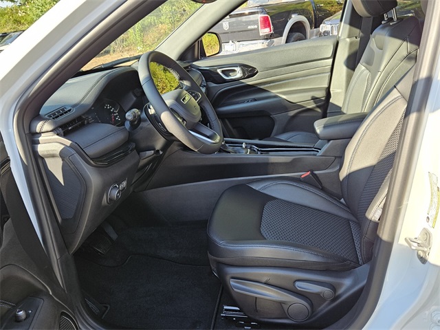 2026 Jeep Compass Latitude photo 5