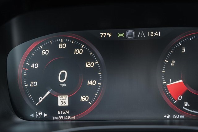 2019 Volvo XC40 R-Design photo 33