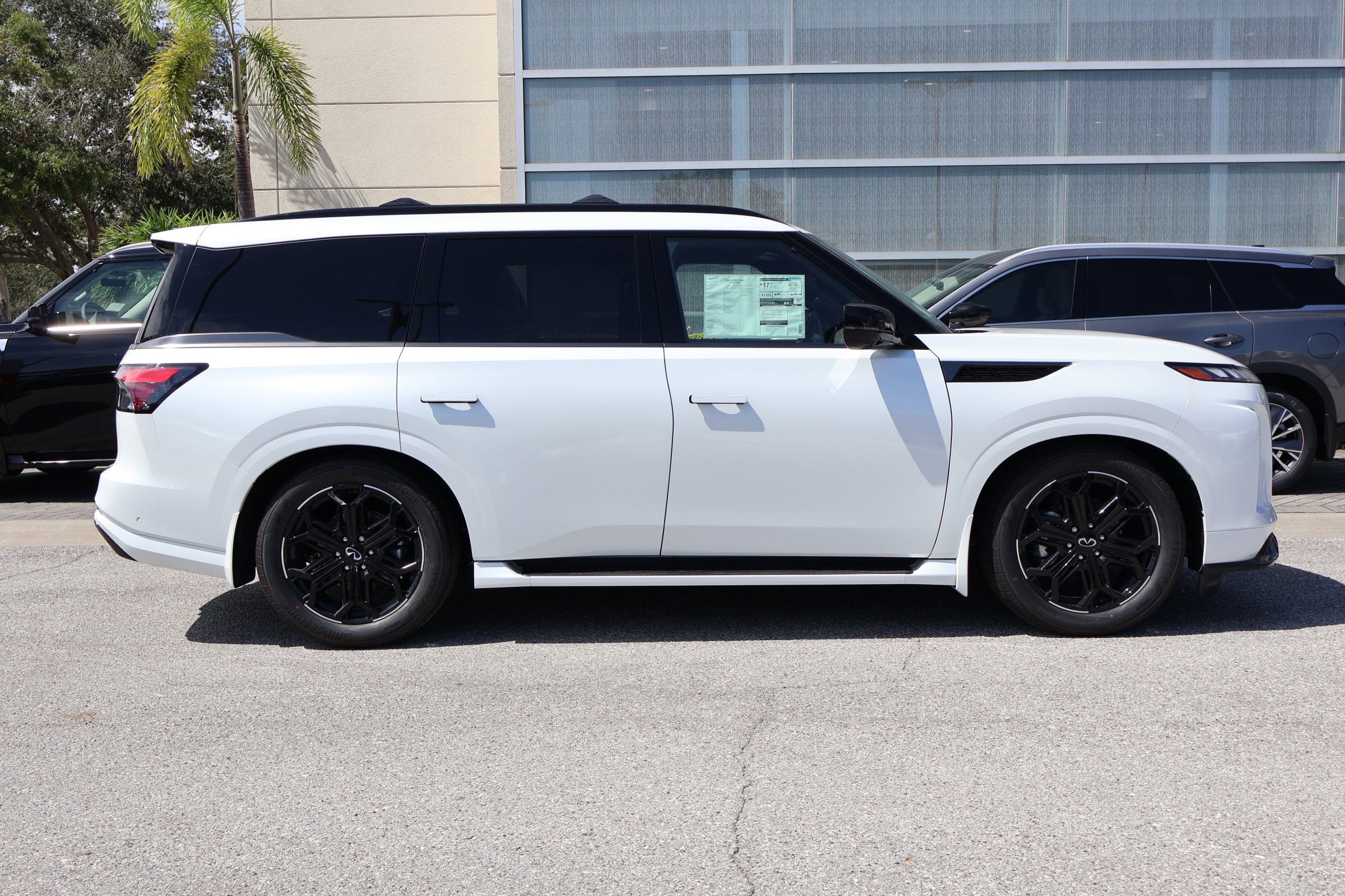 2026 Infiniti QX80 Sensory photo 5
