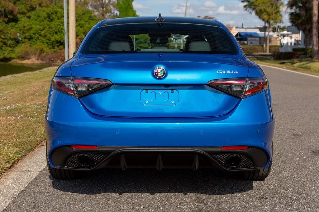 2025 Alfa Romeo Giulia Base photo 4