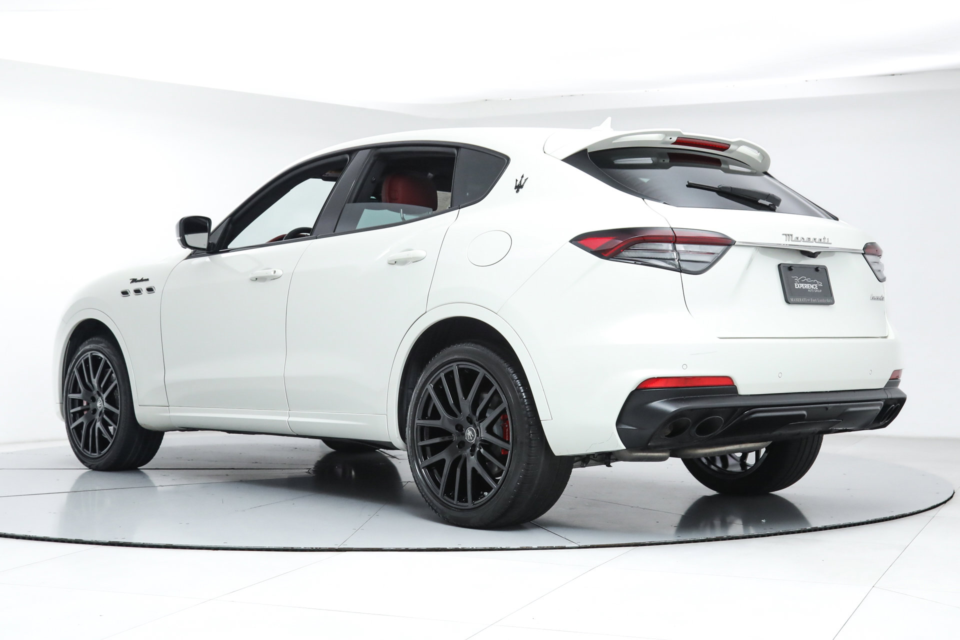 2022 Maserati Levante Modena photo 2