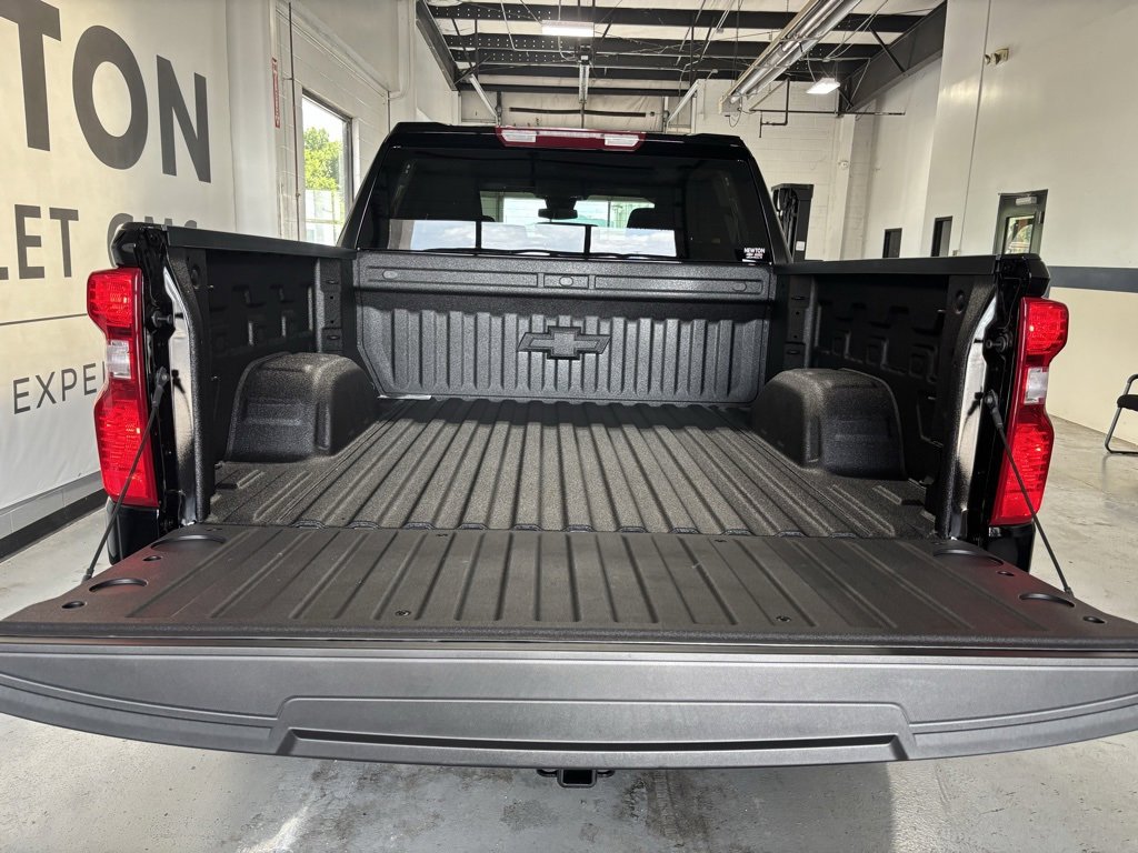 2025 Chevrolet Silverado 1500 LT photo 23