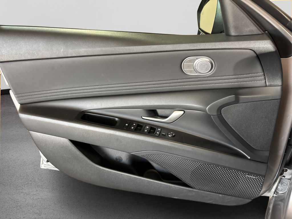 2023 Hyundai Elantra Hybrid Limited photo 21