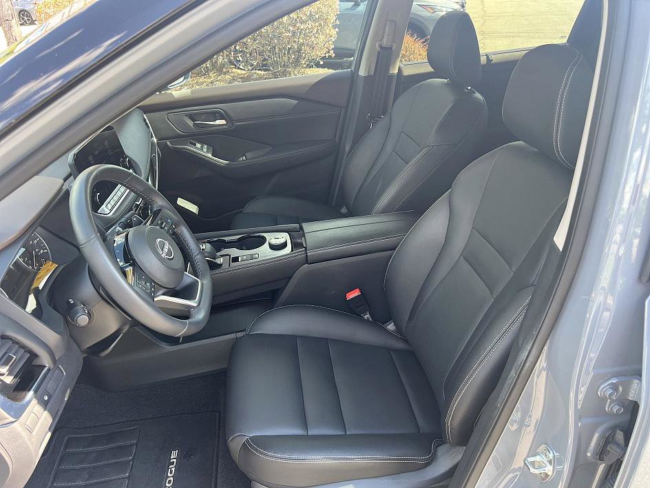 2023 Nissan Rogue SL photo 14