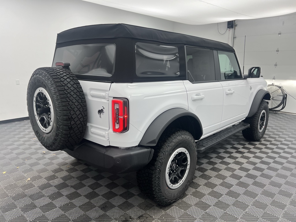 2024 Ford Bronco Outer Banks photo 7