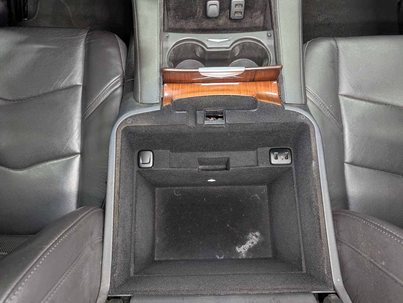 2016 Cadillac Escalade ESV Premium photo 19