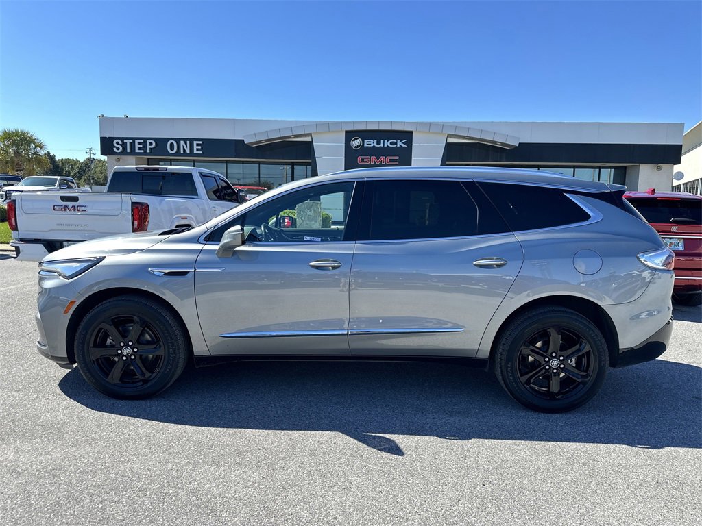 2024 Buick Enclave Essence photo 4