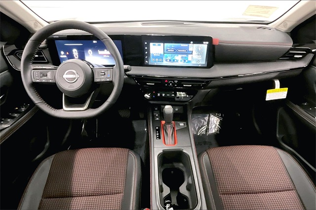 2025 Nissan Kicks SR photo 2