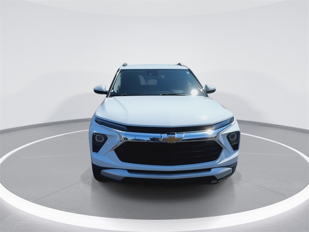 2024 Chevrolet Trailblazer LT photo 2
