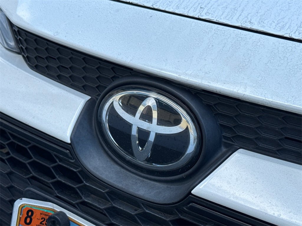 2022 Toyota Corolla LE photo 3