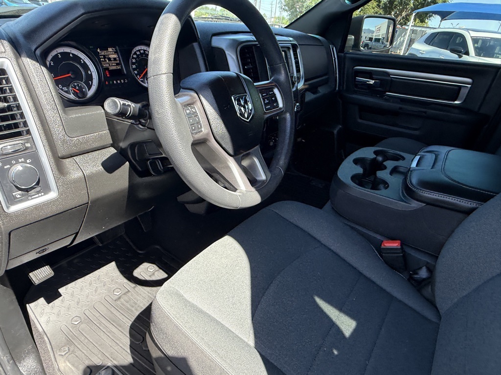 2022 Ram 1500 Classic Warlock photo 12