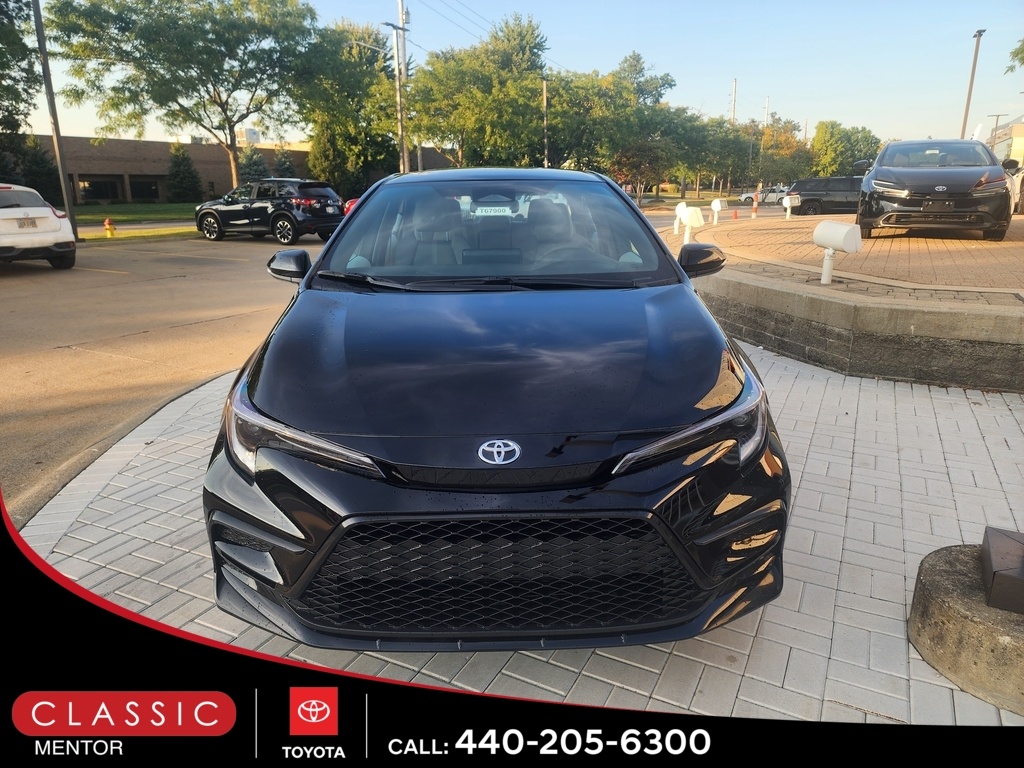 2025 Toyota Corolla SE photo 3