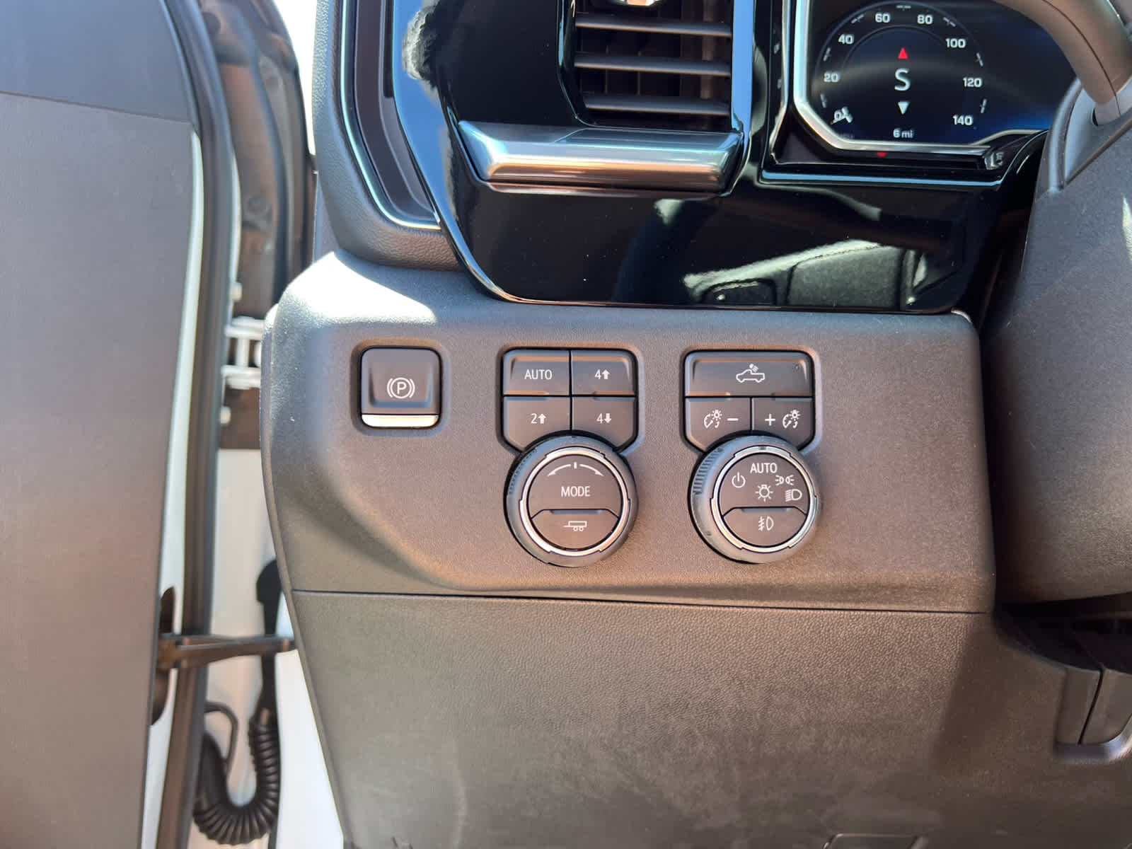 2025 Chevrolet Silverado 1500 RST photo 17