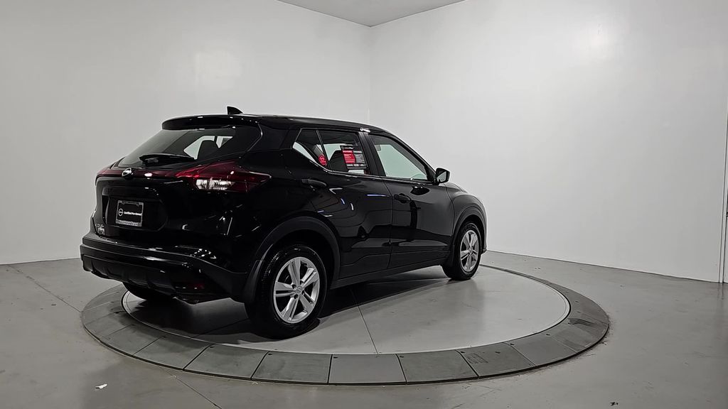 2024 Nissan Kicks S photo 4