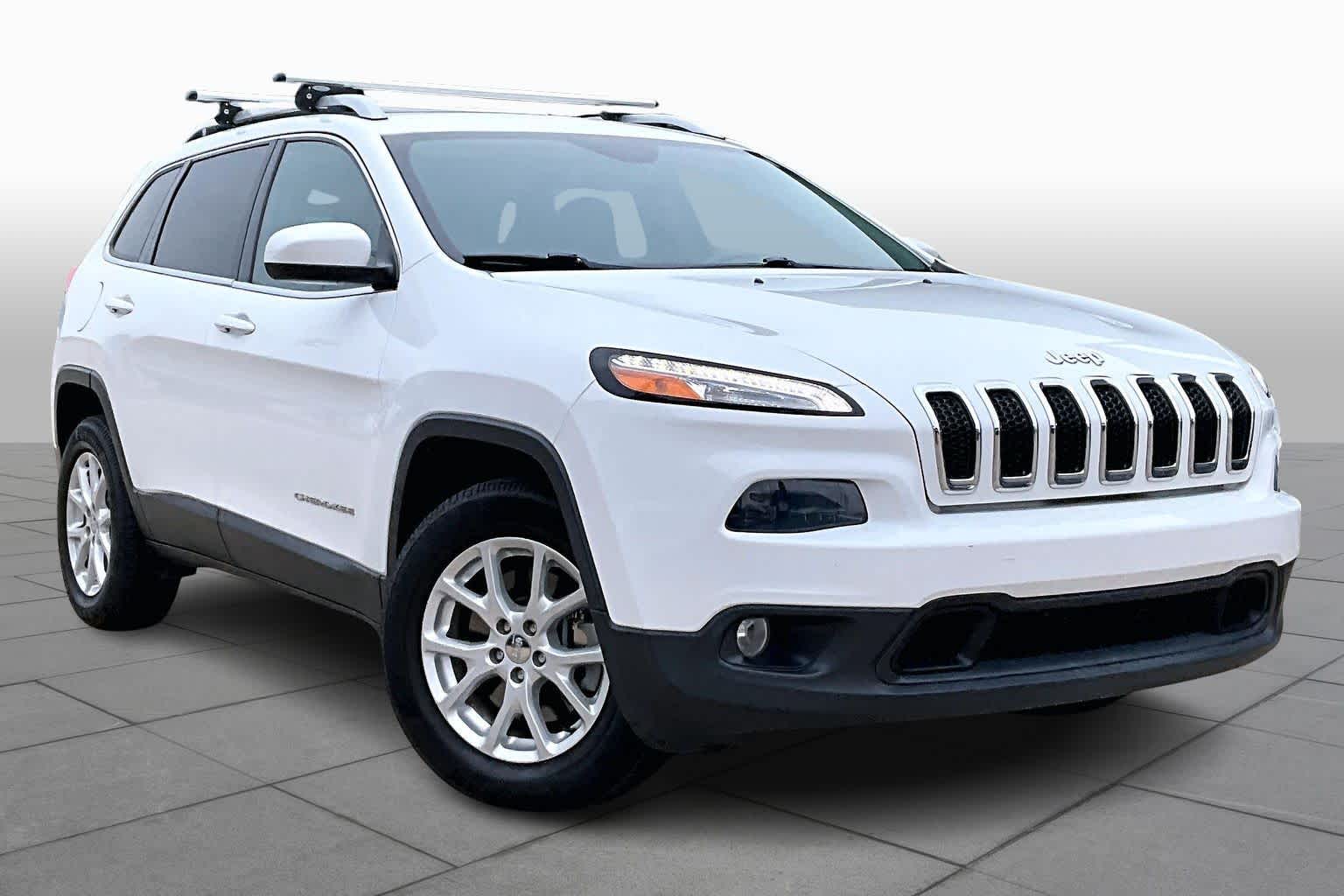 2017 Jeep Cherokee Latitude photo 2