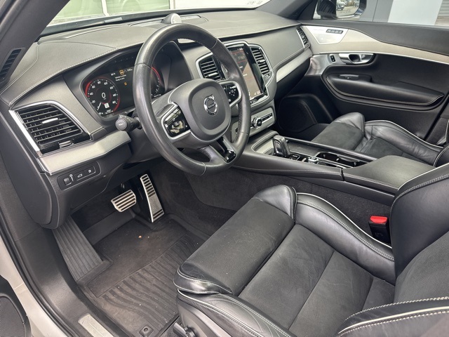 2022 Volvo XC90 Recharge T8 R-Design photo 4