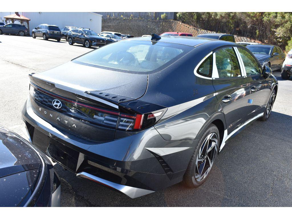 2026 Hyundai Sonata SEL Sport photo 3