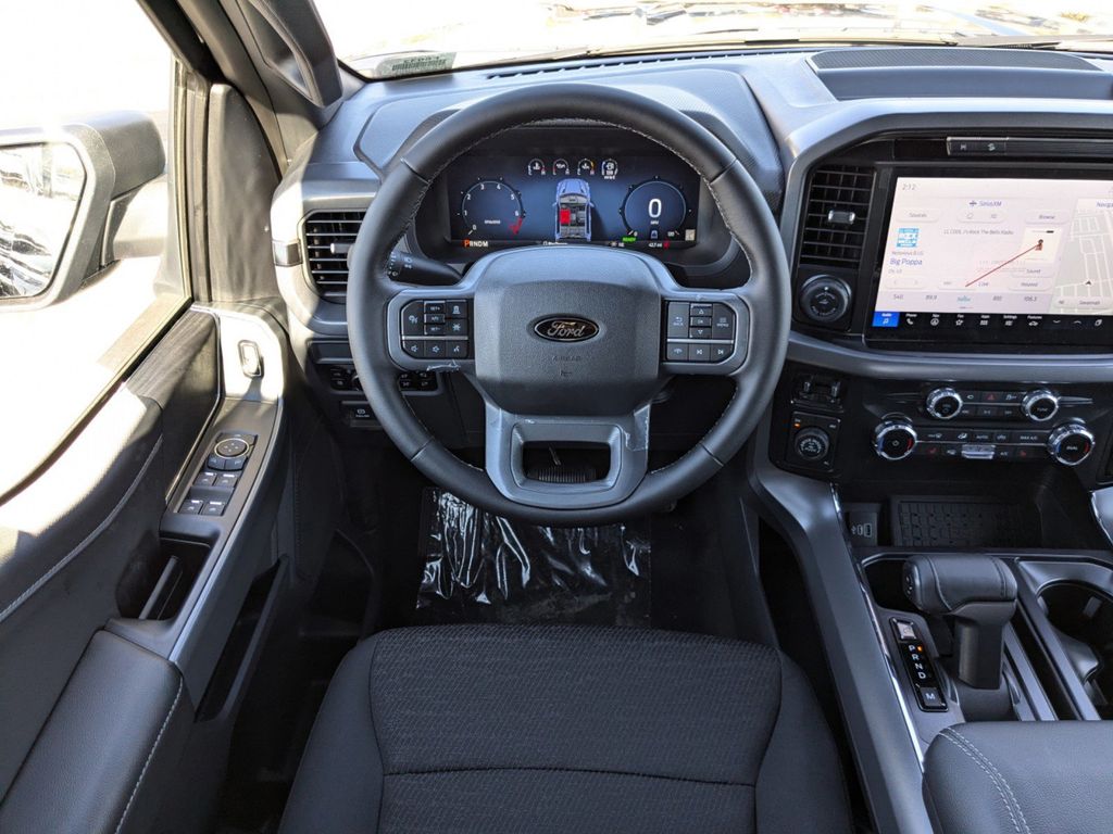 2025 Ford F-150 XLT photo 15