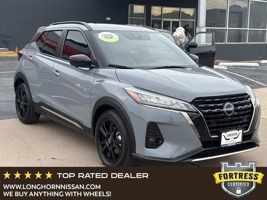 2023 Nissan Kicks SR