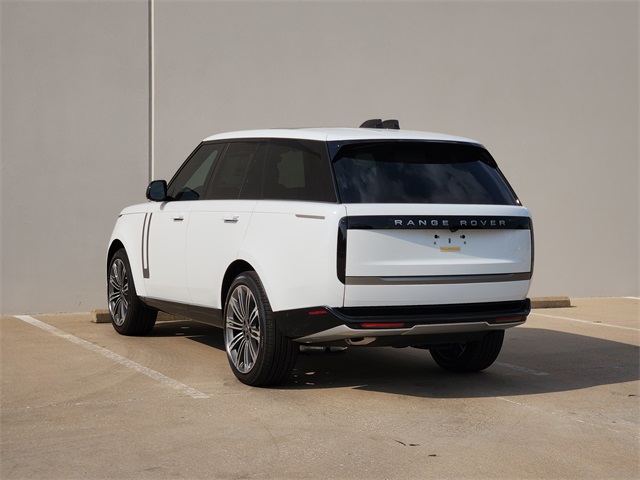 2025 Land Rover Range Rover SE photo 3