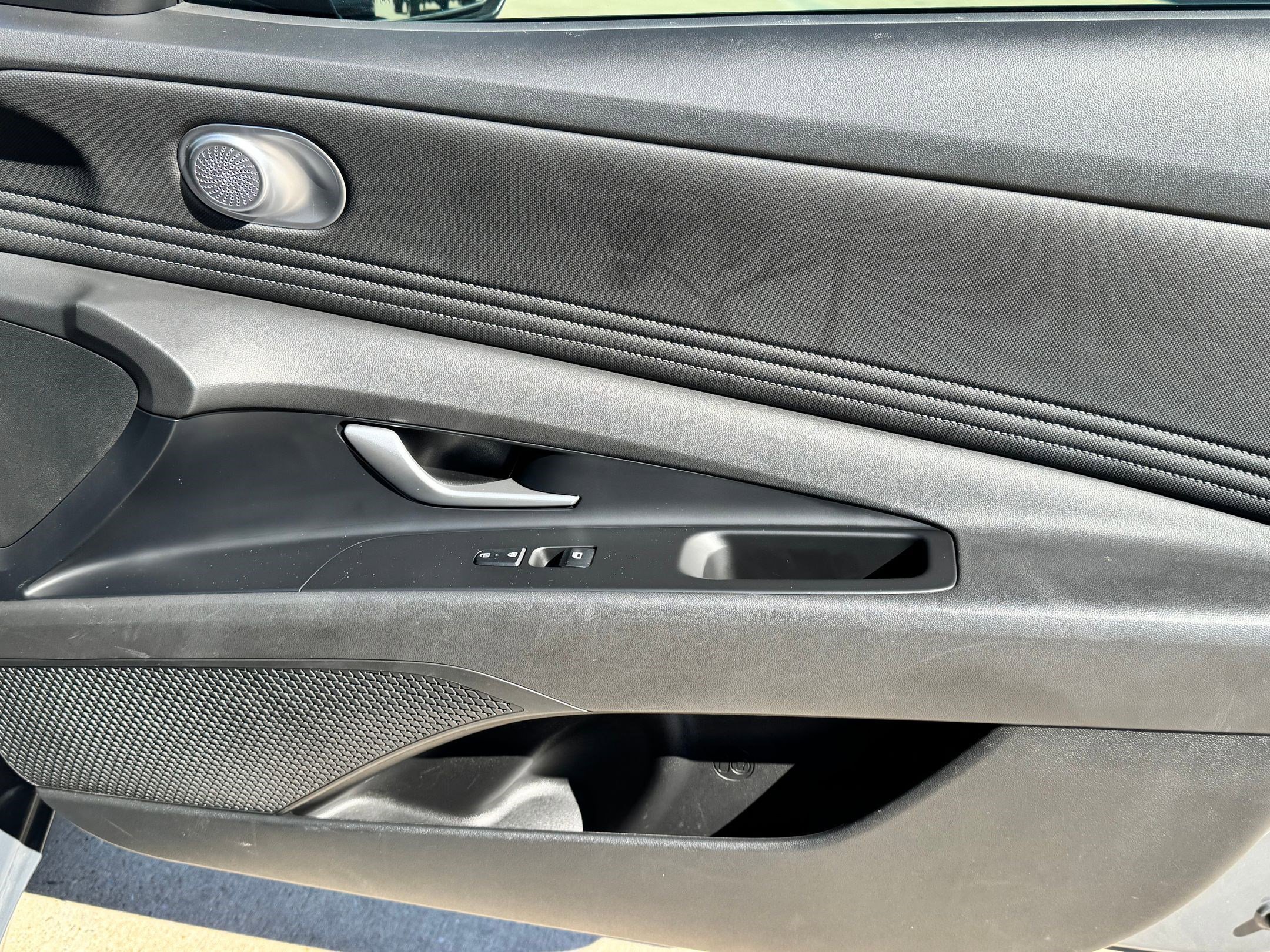 2025 Hyundai Elantra SEL Convenience photo 26