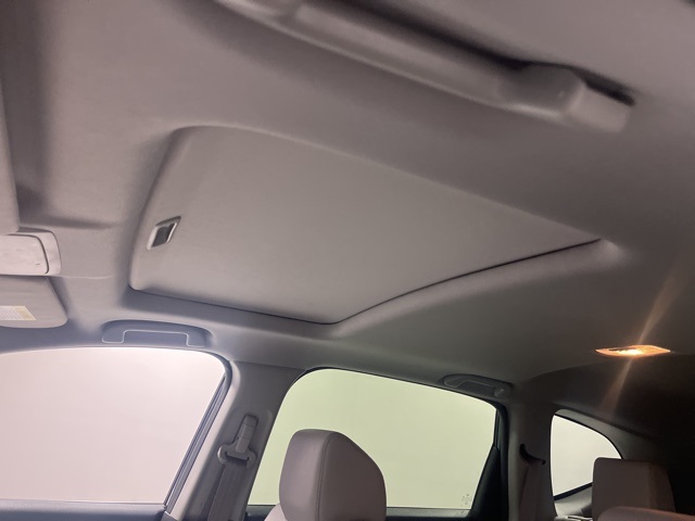 2017 Honda CR-V Touring photo 9