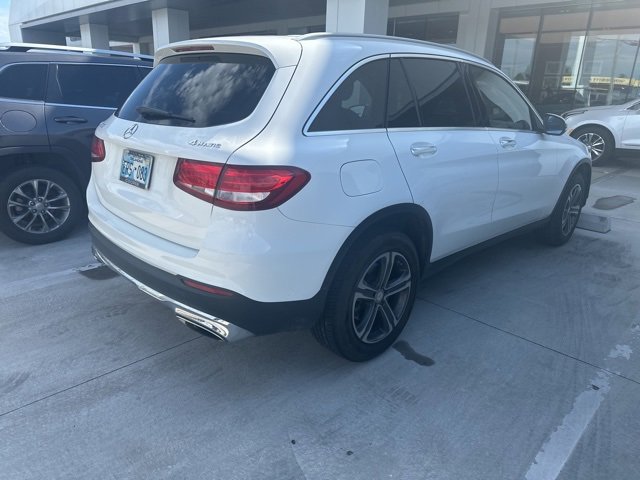 2016 Mercedes Benz GLC 300 4MATIC photo 3