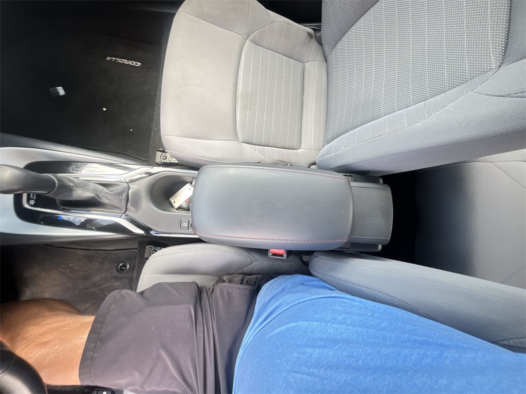 2023 Toyota Corolla SE photo 19